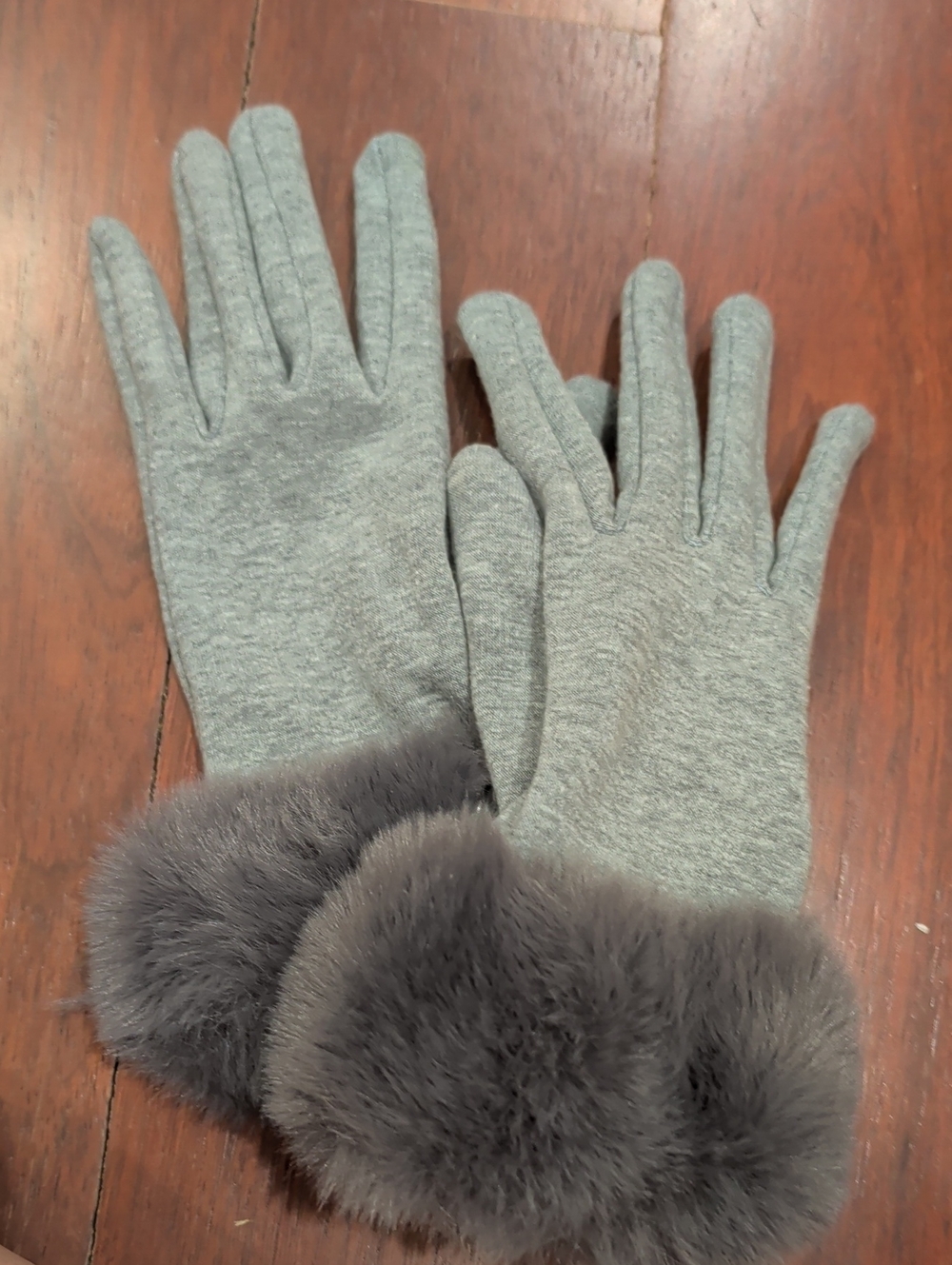 Marcus Adler Women's Gray Faux Fur Cuff Touchscreen Gloves